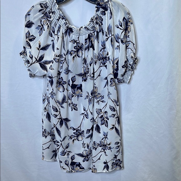 Joie 100% silk Floral Print Women's Top - White and Black-EUC - Picture 4 of 4